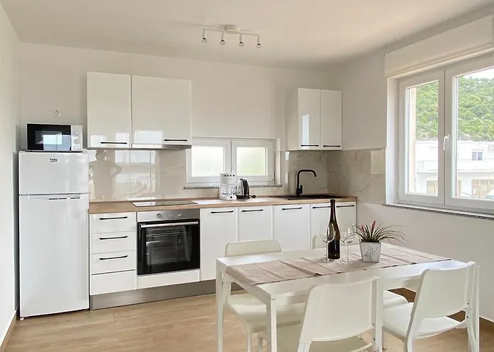 Apartment With Parking Space Barbat, Rab - 22863 Rab Town
