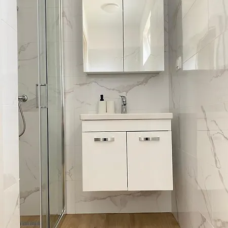 With Parking Space Barbat, Rab - 22863 Daire Rab Town