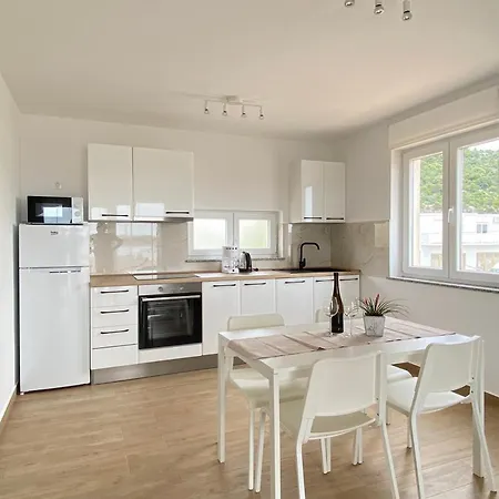 Daire With Parking Space Barbat, Rab - 22863 Rab Town